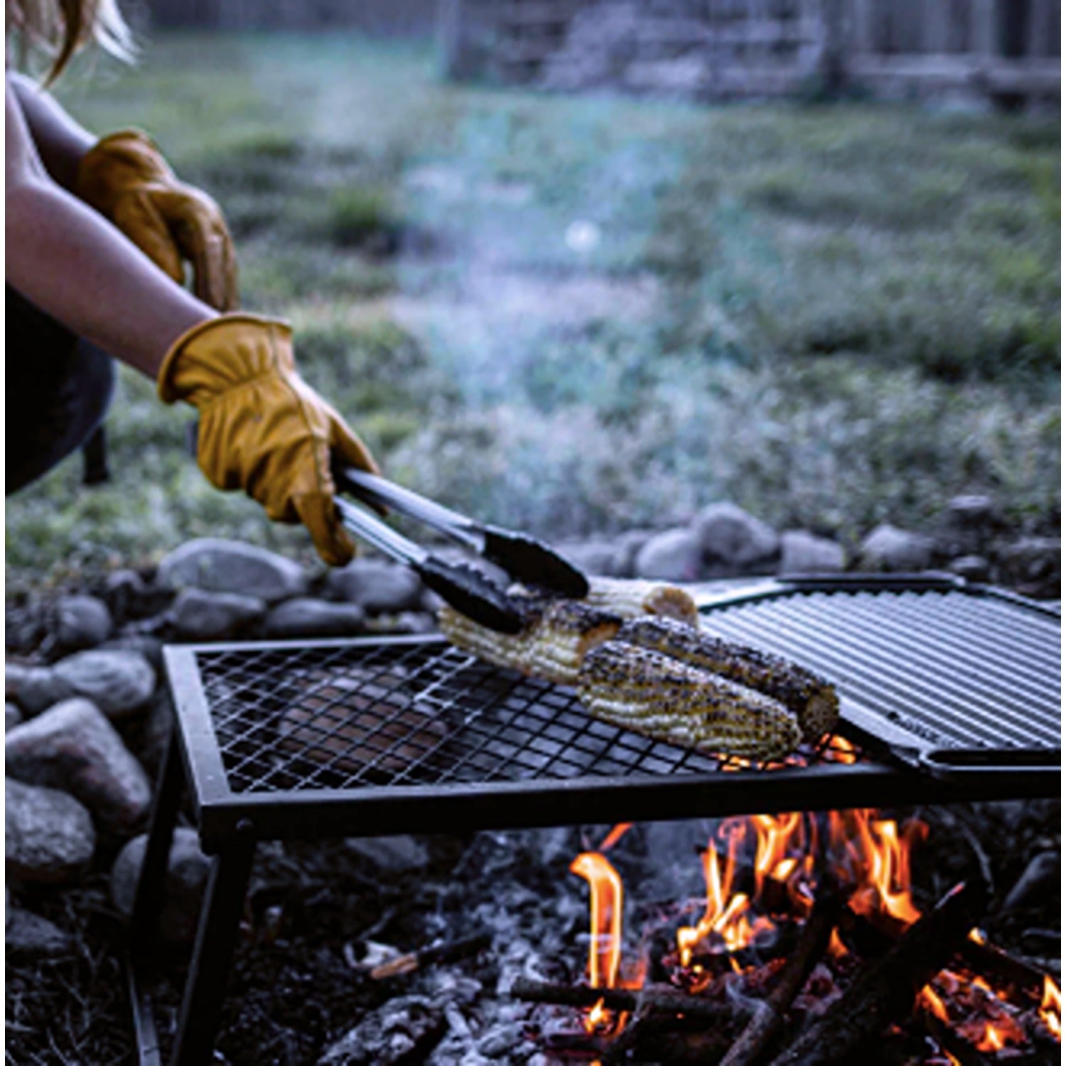 A sturdy Cast Iron Griddle, perfect for evenly cooking a variety of dishes, from pancakes to grilled sandwiches, with excellent heat retention and a long-lasting, durable design.