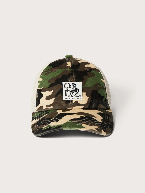 Woven Label Trucker: Camo