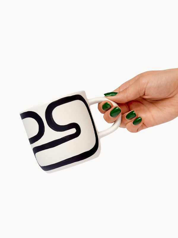 Mug: Outline (Black/White)