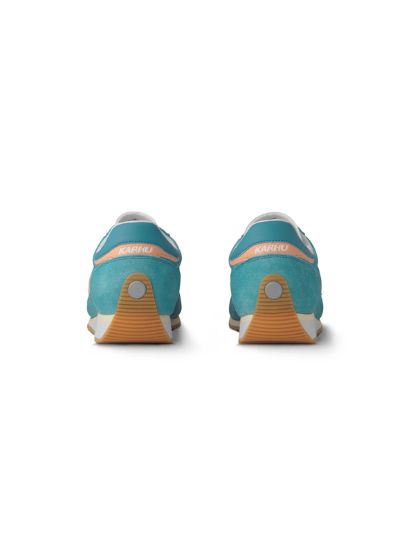 Mestari Delphiniu: Blue/Peach Fuzz