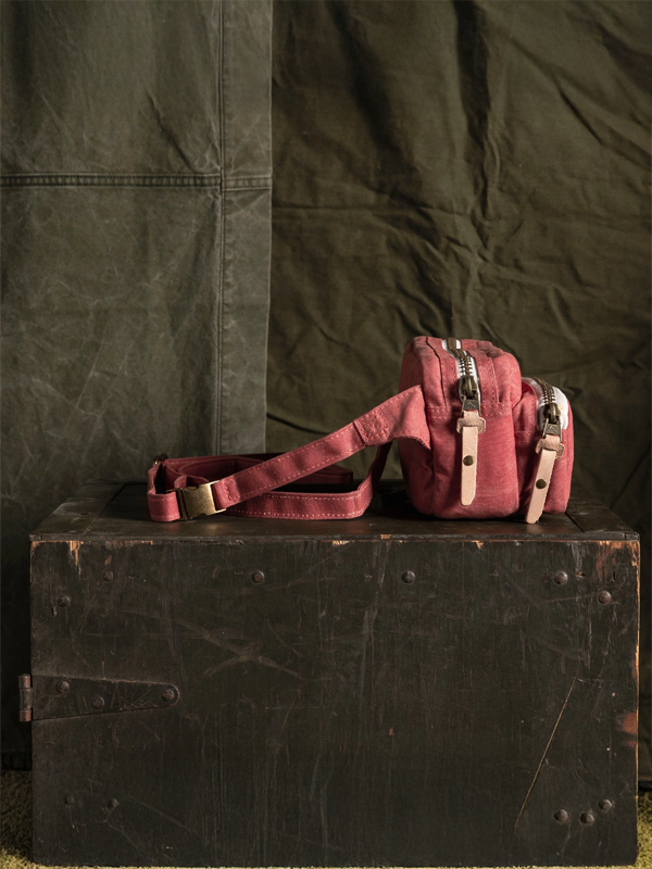 Pointer Crossbody Bag: Dusty Red